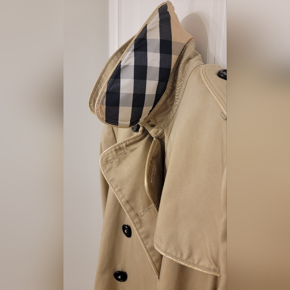 Burberry Khaki Tan Classic Double-Breasted Trench Coat - Picture 5 of 13